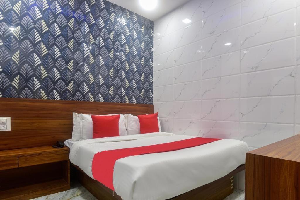 T.junction Hotel Bombay