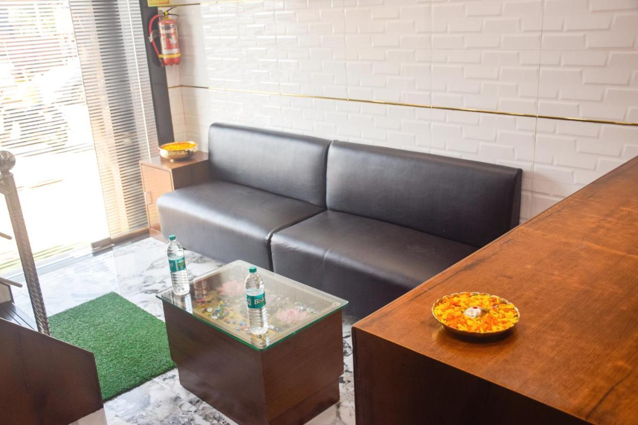 T.junction Hotel Bombay